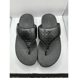 FitFlop Women Size 6 Black Woven Embossed Thong Sandal Microwobbleboard EU37